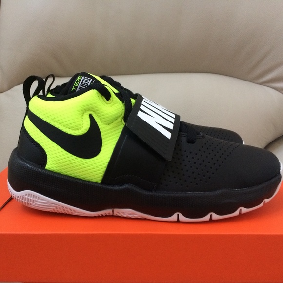 nike team hustle d8 kids
